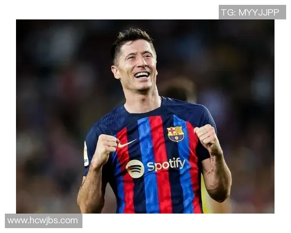 莱万转投巴萨引发拜仁球迷愤怒指责其忘恩负义情绪高涨